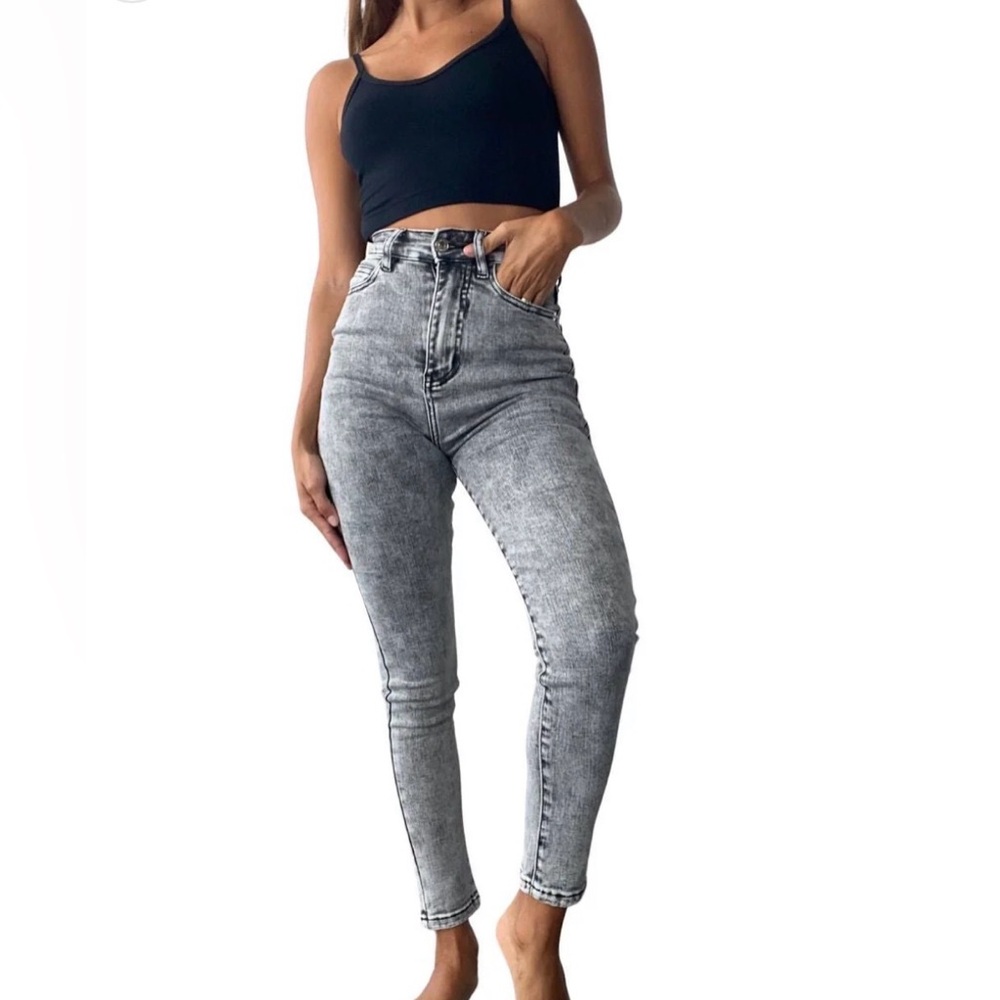 CHIPRE Golden High-Rise Flattering Skinny Gray Denim Jean